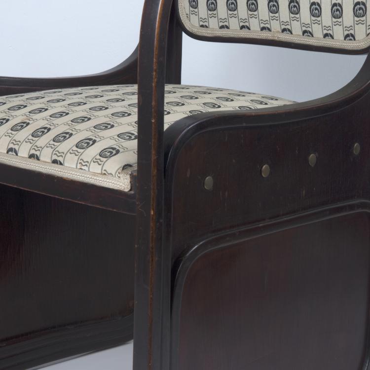 Bild 4 zu Objekt, Two '413' easy chairs, c1901, Koloman Moser, Kohn, J.&J., Wien (zugeschrieben), 130A 13