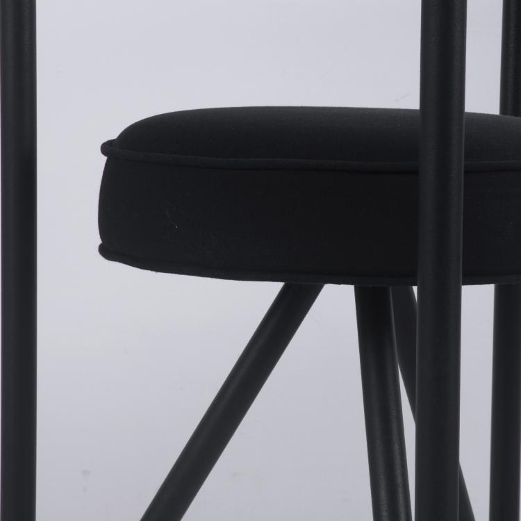 Bild 2 zu Objekt, Six 'Miss Dorn' chairs, 1982, Philippe Starck, Disform, Frankreich, 131B 571