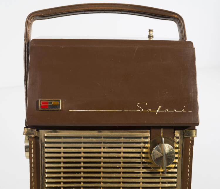 Bild 2 zu Objekt, Tragbarer Fernseher 'Safari', 1959, Philco, USA, 128B 391