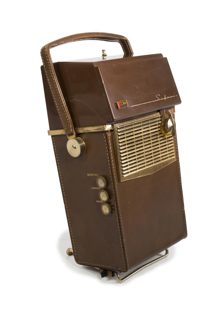 Bild 3 zu Objekt, Tragbarer Fernseher 'Safari', 1959, Philco, USA, 128B 391