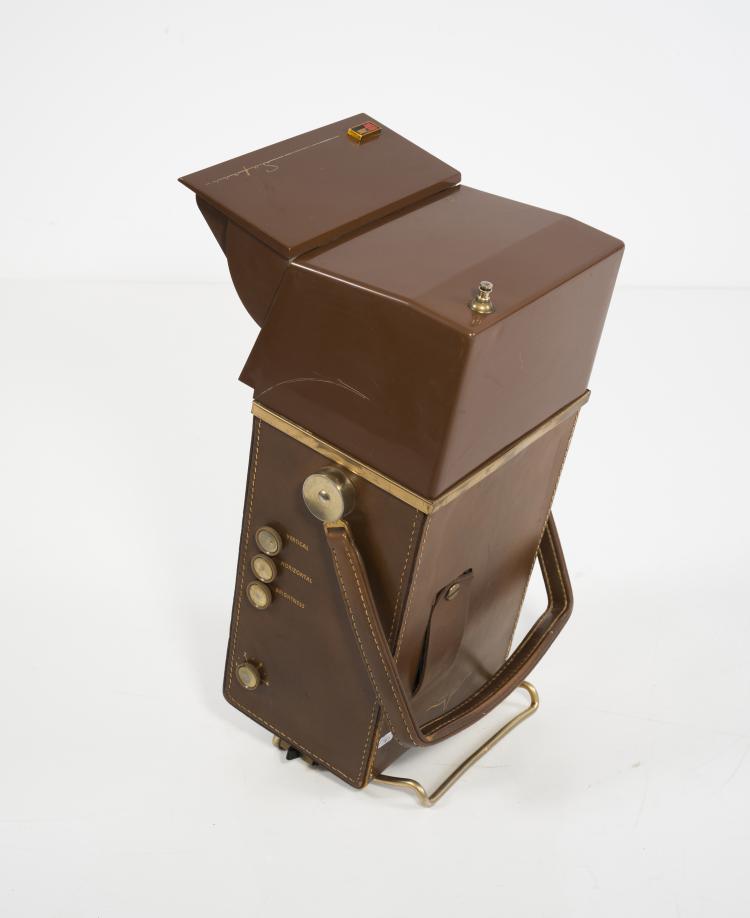 Bild 7 zu Objekt, Tragbarer Fernseher 'Safari', 1959, Philco, USA, 128B 391