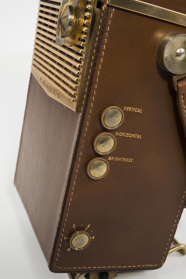 Bild 8 zu Objekt, Tragbarer Fernseher 'Safari', 1959, Philco, USA, 128B 391