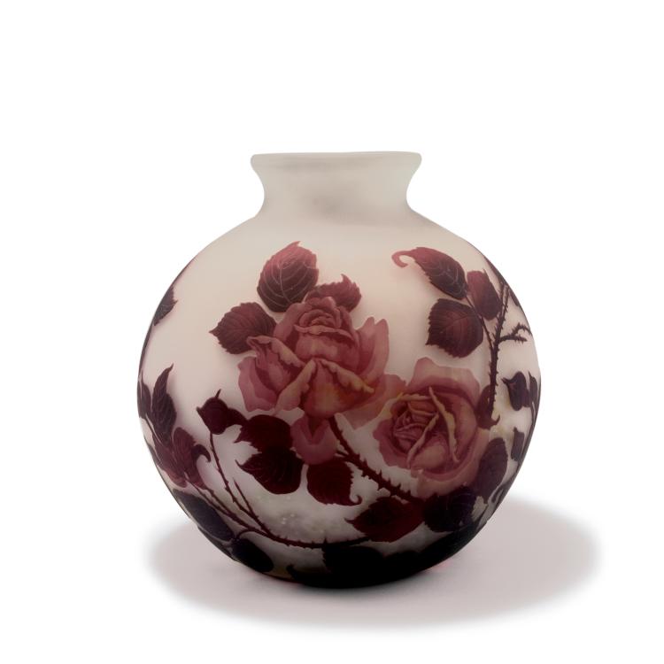 Hauptbild zu Objekt, Tall 'Roses' vase, c1925, Muller Fr&egrave;res, Lun&eacute;ville, 129 252