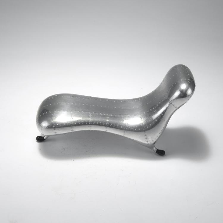 Bild 1 zu Objekt, 'Lockheed Lounge' model, 1986, Marc Newson, Id&eacute;e, Japan; Vitra Design Museum, Weil am Rhein, 128B 590