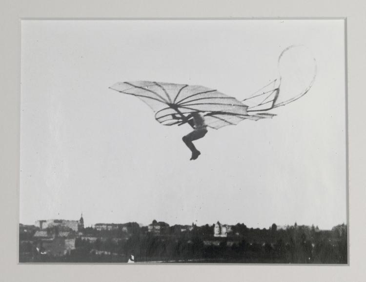 Hauptbild zu Objekt, 'Otto Lilienthal', 1894 (shot), later print, Ottomar Ansch&uuml;tz, 130B 228