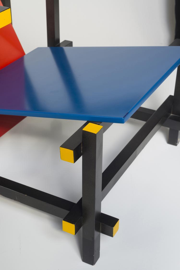 Bild 7 zu Objekt, Armlehnsessel 'Rot-Blau', 1918, Gerrit Rietveld, Cassina, Mailand, 128B 195