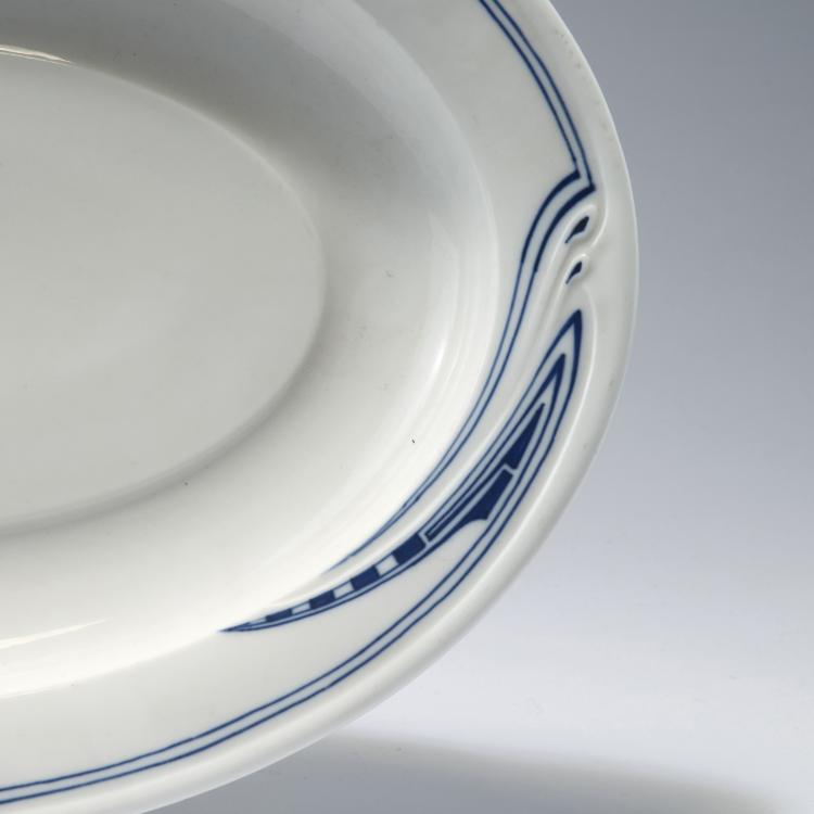 Bild 1 zu Objekt, Bratenschale 'Peitschenhieb', 1903-04, Henry van de Velde, Meissen, KPM, 130A 24