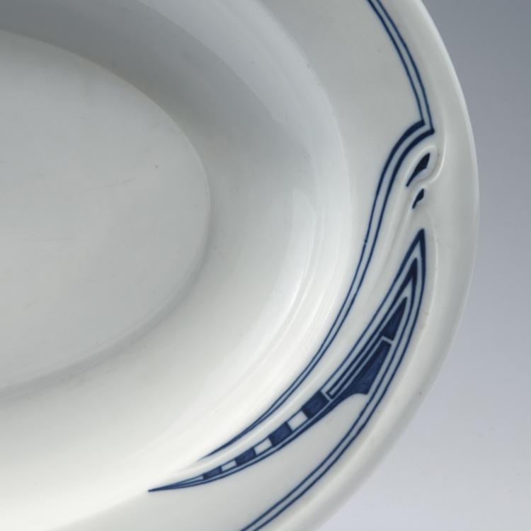 Bild 1 zu Objekt, 'Whiplash' platter, 1903-04, Henry van de Velde, Meissen, KPM, 130A 25