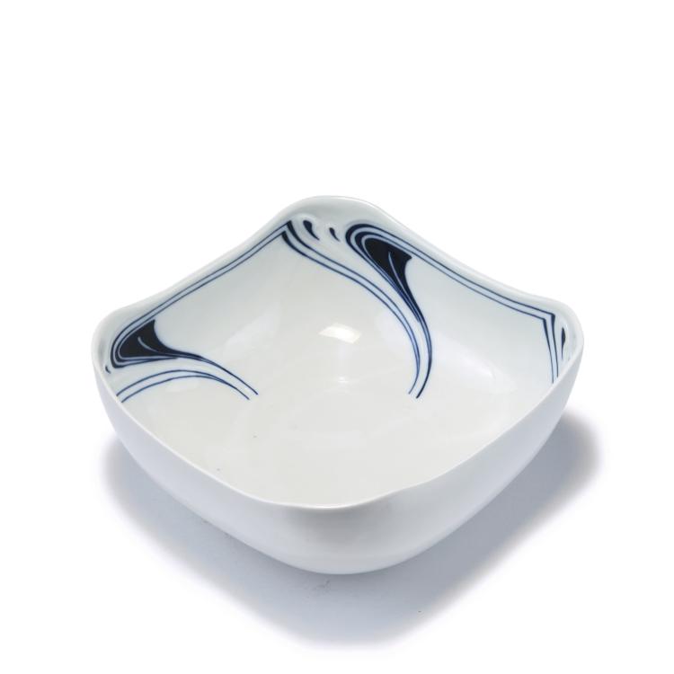 Hauptbild zu Objekt, 'Whiplash' salad bowl, 1903-04, Henry van de Velde, Meissen, KPM, 130A 31