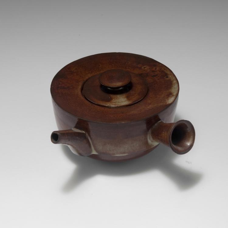 Hauptbild zu Objekt, &Auml;u&szlig;erst seltenes Tee-Extrakt-K&auml;nnchen, 1923, Theodor Bogler, Dornburg, Keramische Werkstatt, 130A 56