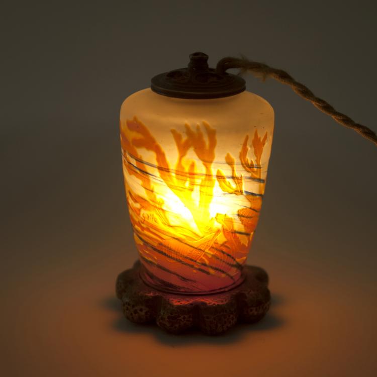 Bild 1 zu Objekt, 'Paysage aquatique' veilleuse, 1920s, Gall&eacute;, Emile, Nancy, 129 208