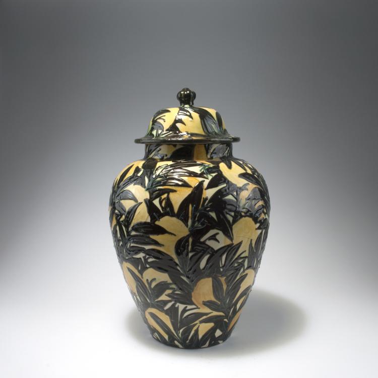 Bild 1 zu Objekt, 'Lemons' vase with cover, 1921-25, Max Laeuger, Karlsruhe, Majolikamanufaktur, 129 638