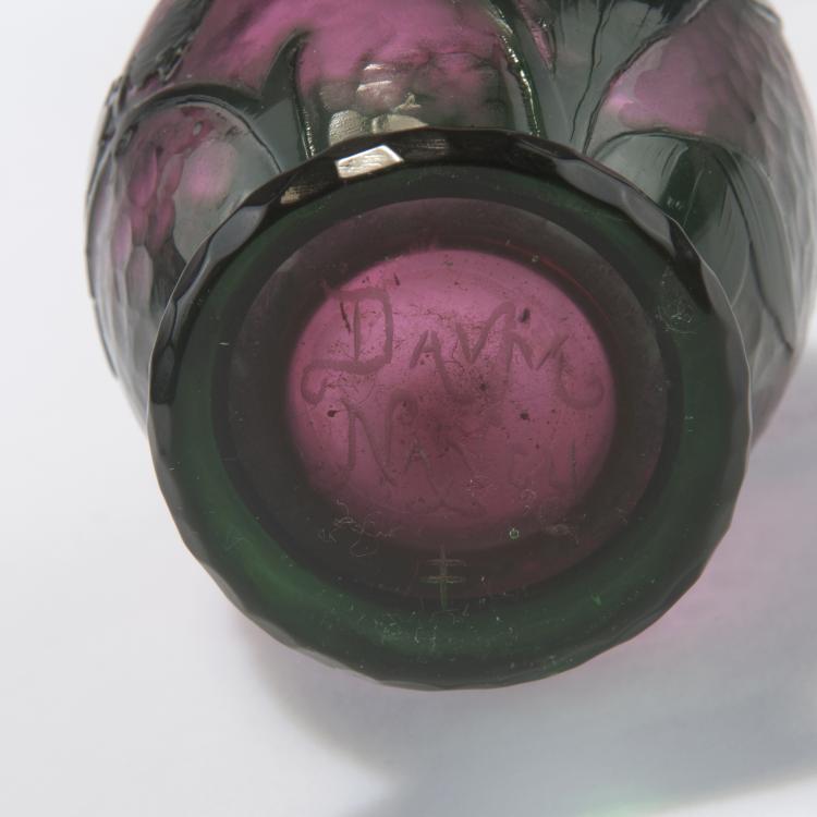 Bild 2 zu Objekt, 'Muguet' Martel&eacute; vase, 1900, Henri Berg&eacute;, Daum Fr&egrave;res, Nancy, 129 32