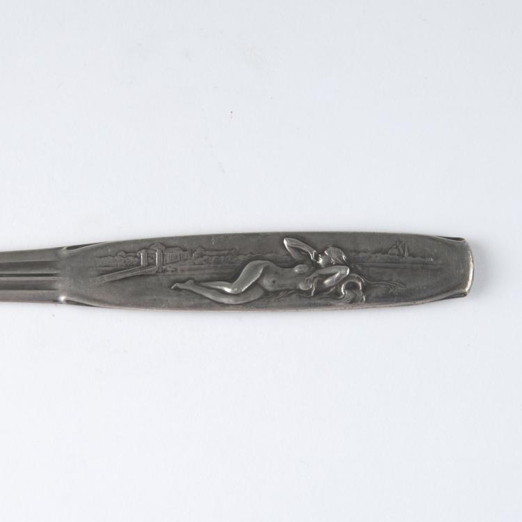 Bild 1 zu Objekt, 'Female nude' letter opener, c1900, Louis Oscar Roty, Christofle, Orf&egrave;vrerie, Paris, 129 487