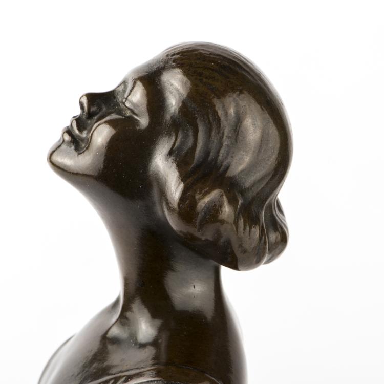 Bild 1 zu Objekt, Young woman, 1924, Erich van den Driesch, D&uuml;sseldorfer Bronzebildgiesserei, D&uuml;sseldorf, 136C 111