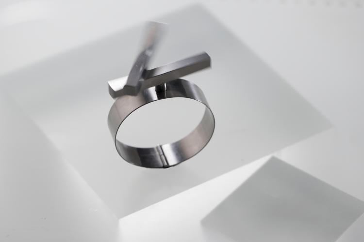 Bild 2 zu Objekt, Kinetischer Armschmuck, 1987, Friedrich Becker, 136C 49