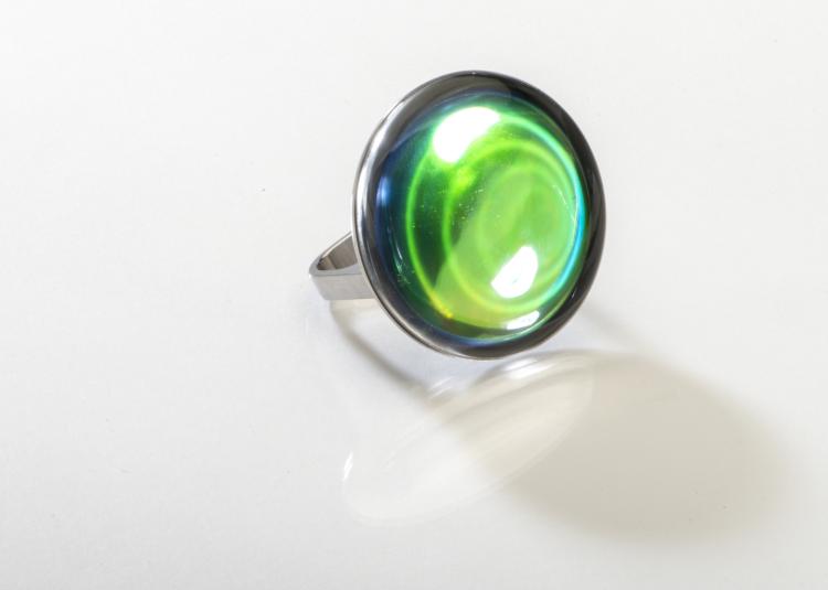 Bild 1 zu Objekt, Zweifingerring mit Hologramm, 1993 , Friedrich Becker, 136C 53