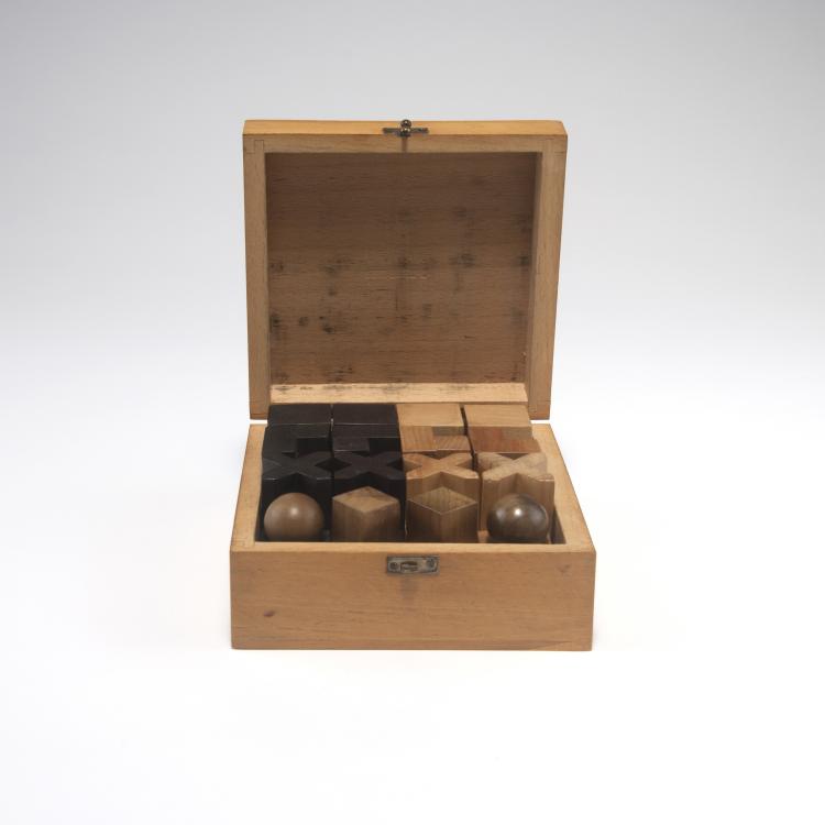 Hauptbild zu Objekt, Bauhaus chess set 'XVI', 1924, Josef Hartwig, Bauhaus Weimar, 130A 66