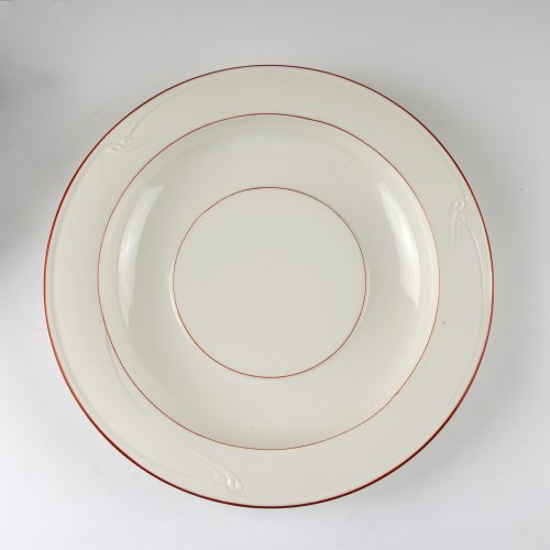 'Whiplash' serving platter, 1903/04