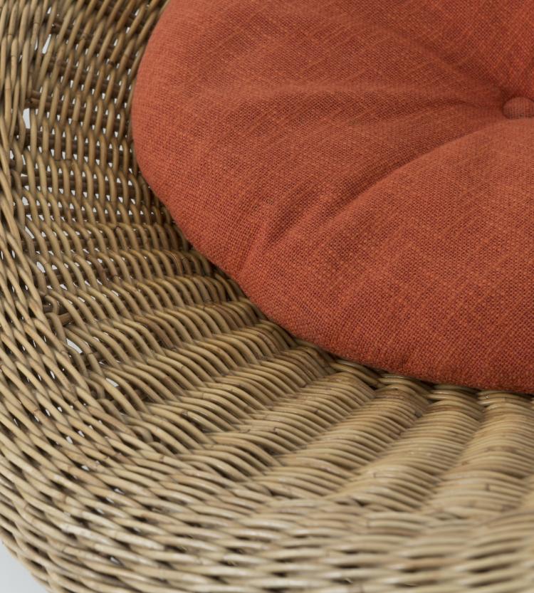 Bild 3 zu Objekt, Zwei Sessel 'E-10', 1949 mit Hockern 'E-23', 1957, Egon Eiermann, Murmann, Heinrich, Johannisthal, 130A 86