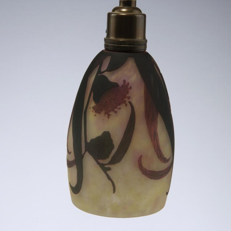 Bild 2 zu Objekt, 'Eucalyptus' table light, c1912, Daum Fr&egrave;res, Nancy, 129 102