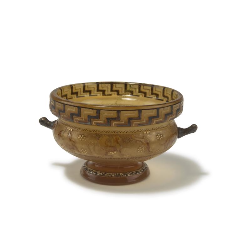 Hauptbild zu Objekt, 'Animaux antiques' bowl with handles, 1895-1900 , Burgun, Schverer & Cie., Meisenthal, 129 6