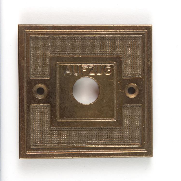 Bild 1 zu Objekt, Two elevator switch boards, c1909, Peter Behrens, AEG, Berlin, 130A 46