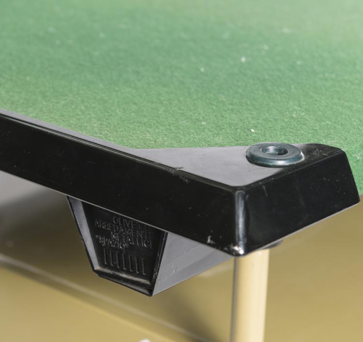 Bild 4 zu Objekt, Schreibtisch 'Spazio' mit Rollcontainer, 1959, Studio B.B.P.R., Olivetti, Ivrea, 131A 62