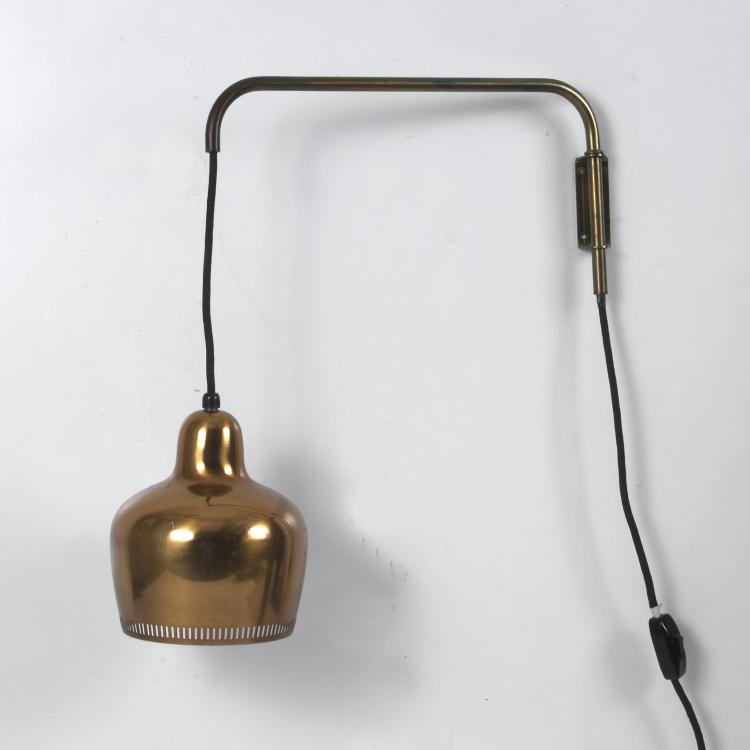 Hauptbild zu Objekt, Wandleuchte 'A33' - 'Golden Bell', 1937, Alvar Aalto, Valaistusty&ouml; Ky, Helsinki (zugeschrieben), 130A 168