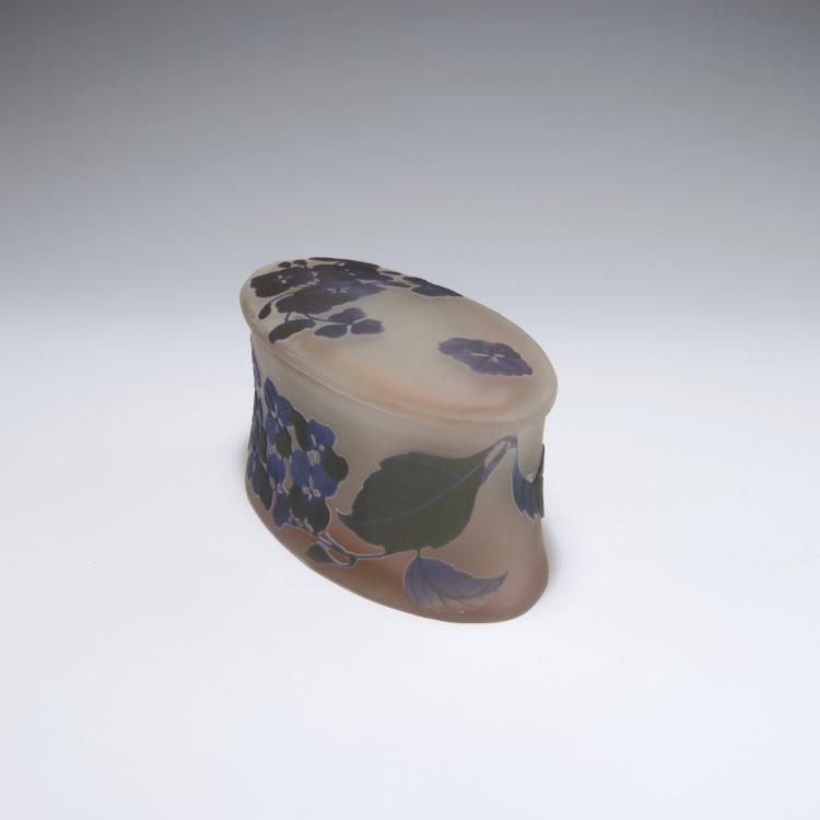 Bild 1 zu Objekt, 'Hortensias' lidded box, 1903, Gall&eacute;, Emile, Nancy, 129 162