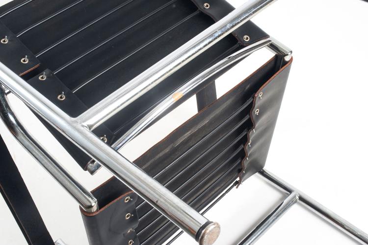 Bild 3 zu Objekt, Two 'LC 1' armchairs, 1928, Cassina, Mailand (zugeschrieben), 131B 254