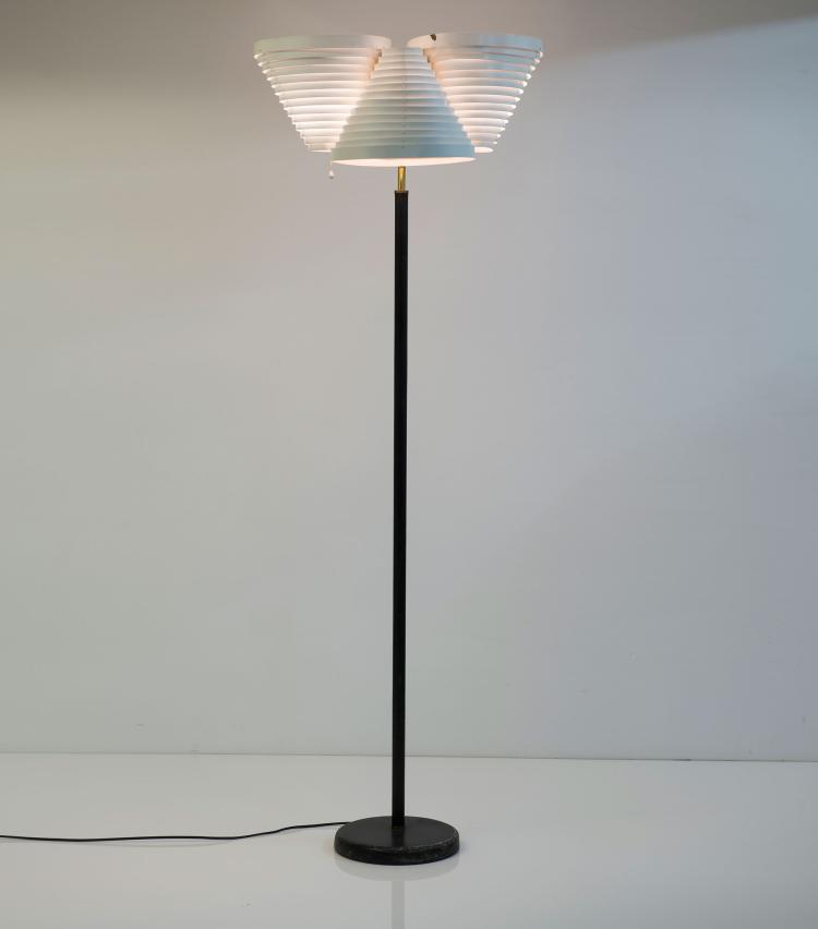Bild 1 zu Objekt, 'A 809' floor light, c.1955, Alvar Aalto, Valaistusty&ouml; Ky, Helsinki, 130A 175