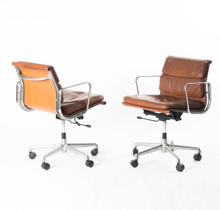 Bild 1 zu Objekt, Two 'Soft pad' armchairs, 1969, ICF, Cadsana, 131B 525