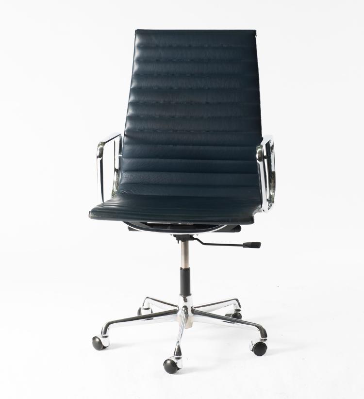 Bild 1 zu Objekt, Highback 'Aluminium Group' chair, 1958, ICF, Cadsana (zugeschrieben), 131B 443