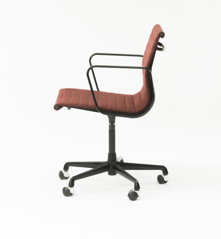 Bild 2 zu Objekt, Eight 'Aluminium Group'armchairs, 1958, ICF, Cadsana, 131B 444