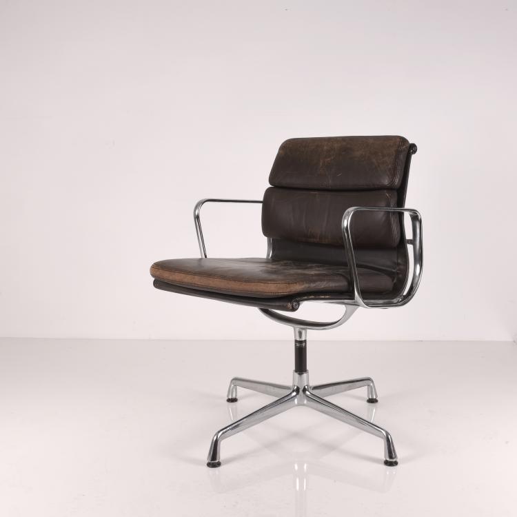 Hauptbild zu Objekt, Armlehnsessel 'Soft pad', 1969, Vitra, Weil am Rhein, 131B 526