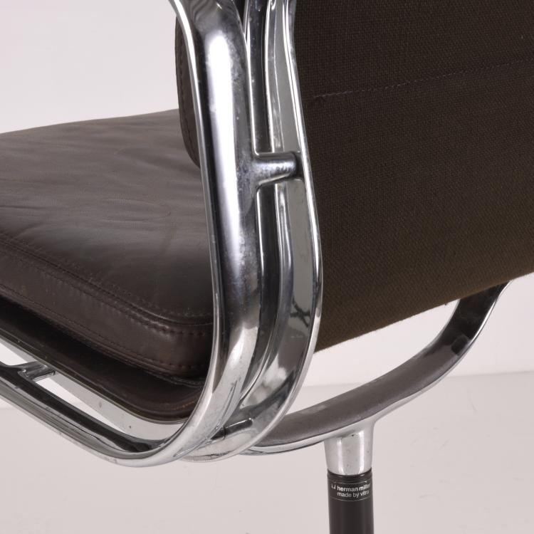 Bild 3 zu Objekt, Armlehnsessel 'Soft pad', 1969, Vitra, Weil am Rhein, 131B 526