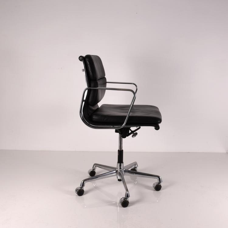 Bild 1 zu Objekt, 'Soft pad' armchair, 1969, Vitra, Weil am Rhein, 131B 527