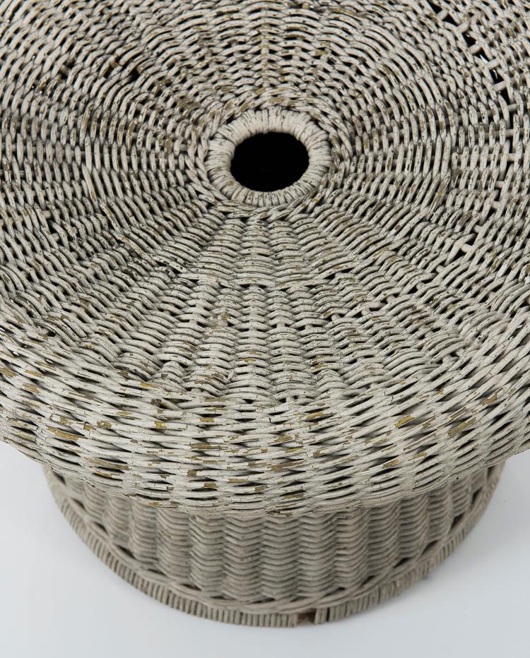 Bild 1 zu Objekt, Wicker occasional table, c1955, Egon Eiermann, Murmann, Heinrich, Johannisthal (zugeschrieben), 131B 437