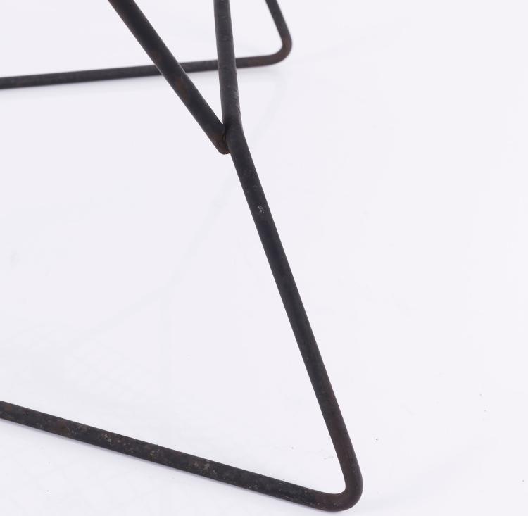 Bild 5 zu Objekt, Two 'Diamond' -421-2' chairs, 1952, Harry Bertoia, Knoll International, New York, 131B 366