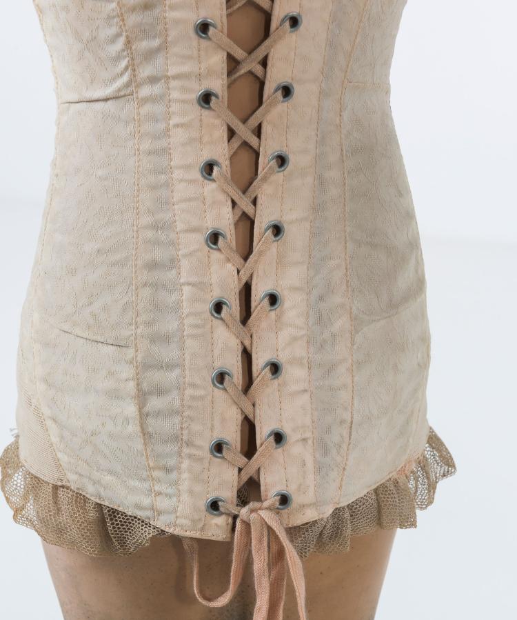 Bild 1 zu Objekt, Two 'Gamundia' lingerie displays, c1950, Deutschland, 131B 403