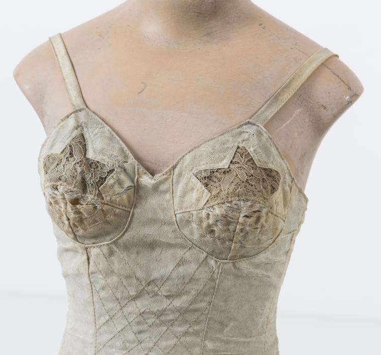 Bild 5 zu Objekt, Two 'Gamundia' lingerie displays, c1950, Deutschland, 131B 403