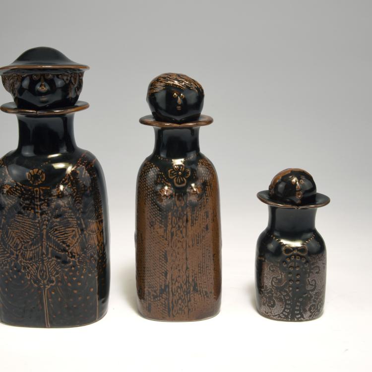 Bild 2 zu Objekt, Three bottles 'Family', 1950s, Stig Lindberg, Gustavsberg Fabriksinteressenter AB, 131B 317