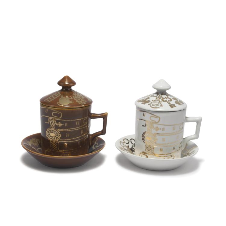 Hauptbild zu Objekt, Two 'Gioalli' chocolate cups with lid and saucer, 1950/60s, Piero Fornasetti, Fornasetti, Mailand, 131A 199