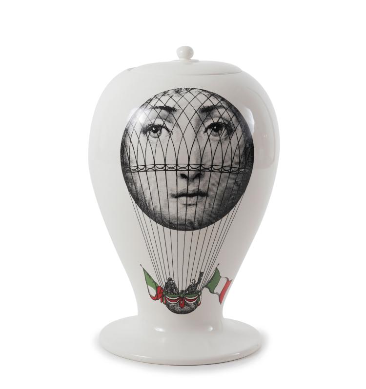 Hauptbild zu Objekt, 'Unit&agrave; d'Italia' urn, 2005, Barnaba Fornasetti, Bitossi, Montelupo, 131A 222