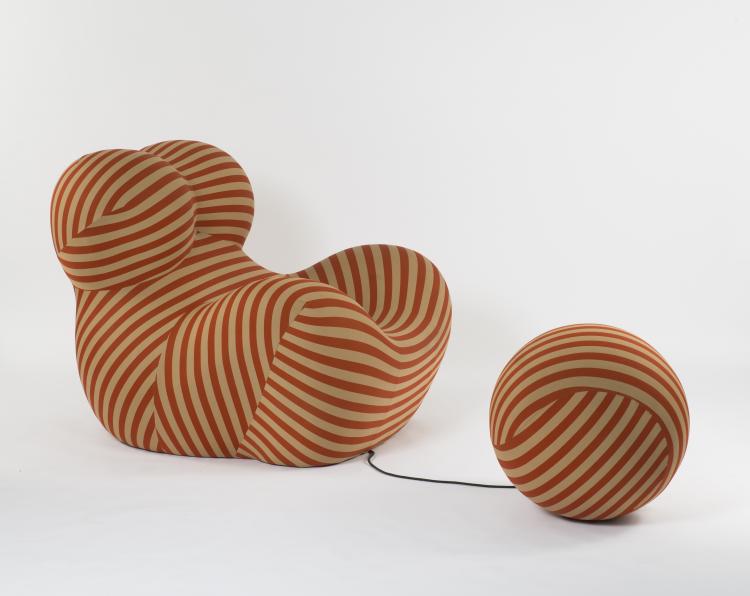 Bild 1 zu Objekt, 'Donna' - 'UP 5' easy chair and 'UP 6' ottoman, 1969, Gaetano Pesce, B&B Italia, Novedrate, Como, 131A 137