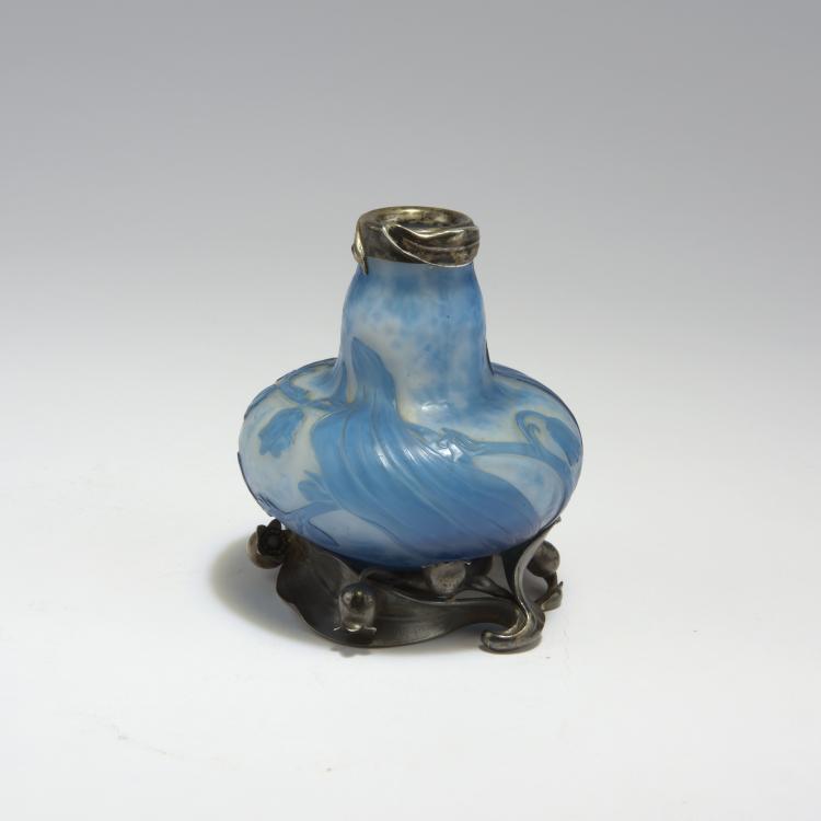 Bild 1 zu Objekt, Martel&eacute;-Vase 'Muguet' mit einer Silbermontierung von G.A. Scheid, Wien, 1899, Daum Fr&egrave;res, Nancy, 132B 195