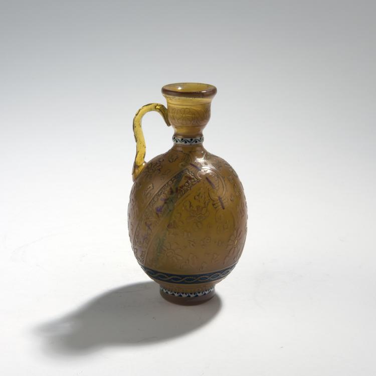 Bild 1 zu Objekt, Kanne 'Echoes of Hellas', 1895-98, Burgun, Schverer & Co., Meisenthal, 132B 172