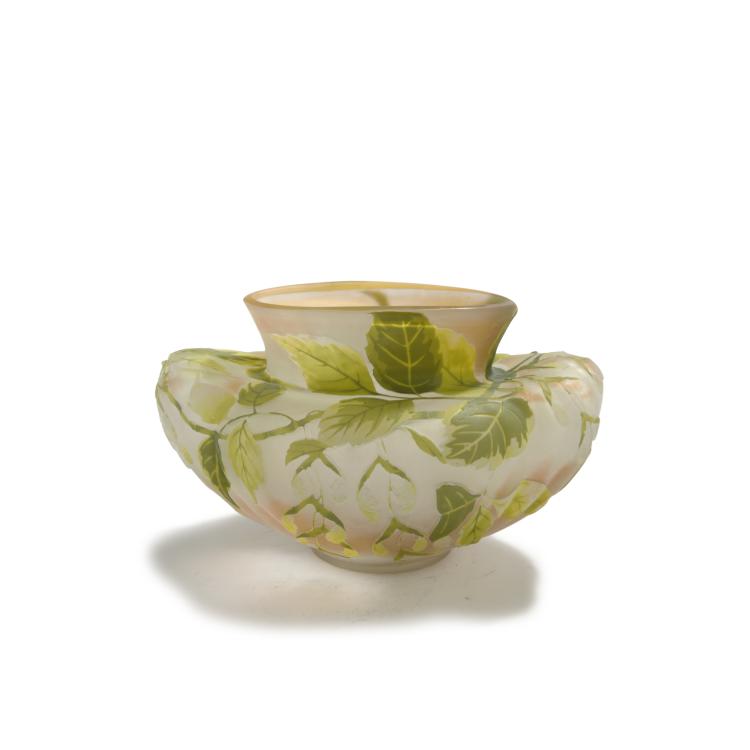 Hauptbild zu Objekt, 'Erable &agrave; feuilles de fr&egrave;ne' vase, 1902-03, Gall&eacute;, Emile, Nancy, 132B 343