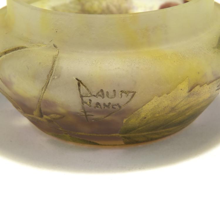 Bild 2 zu Objekt, Deckeldose 'Pomme d'api', um 1910, Daum Fr&egrave;res, Nancy, 132B 254